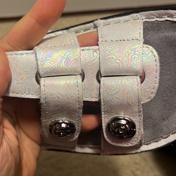 NWOT Algeria Kleo iridescent white rose sandals size 11 - Picture 2 of 6